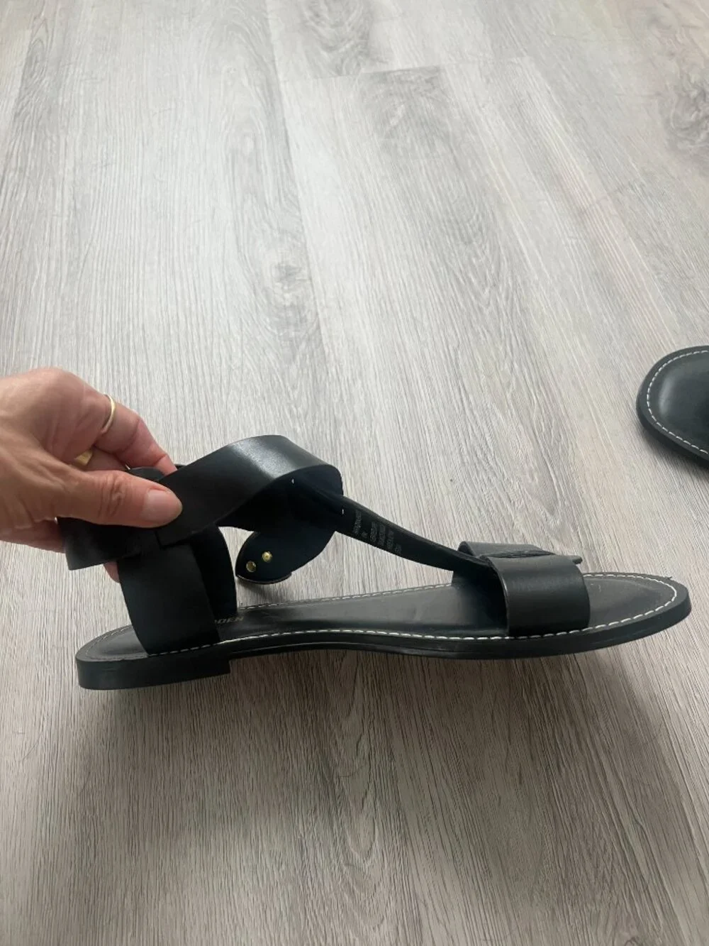 Steve Madden Donddi Black Leather — size 8